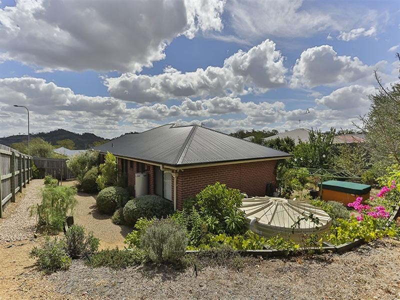 25 Wareena Crescent, Glenvale QLD 4350