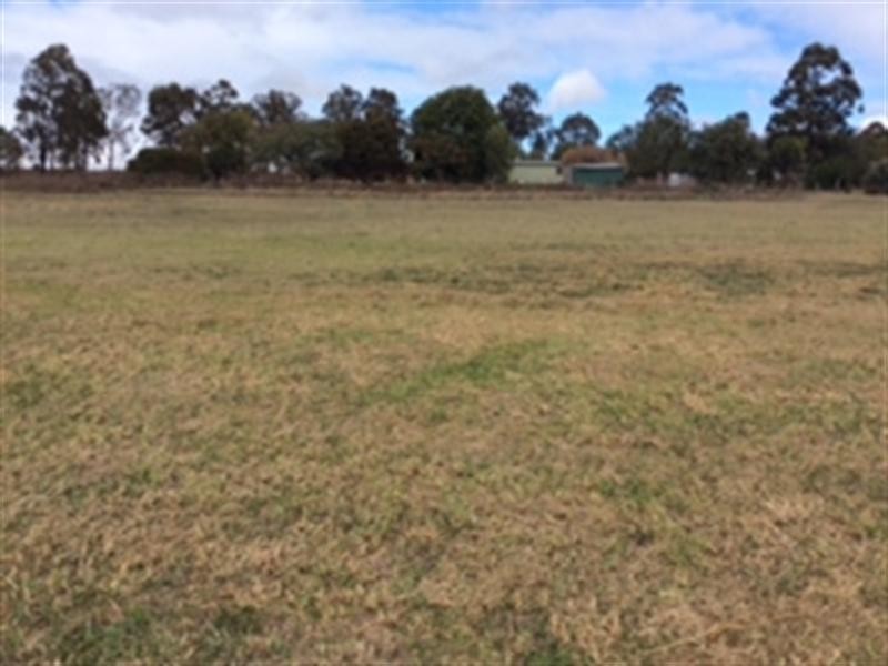 5 Peters Road, Meringandan West QLD 4352