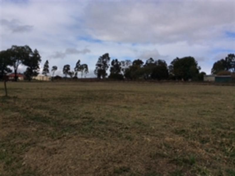 5 Peters Road, Meringandan West QLD 4352