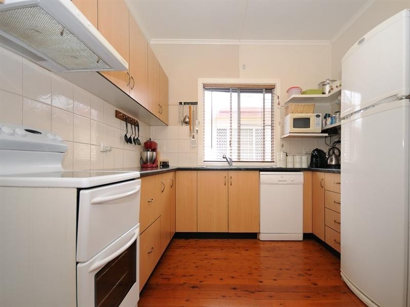 8 Park Street, Wilsonton QLD 4350