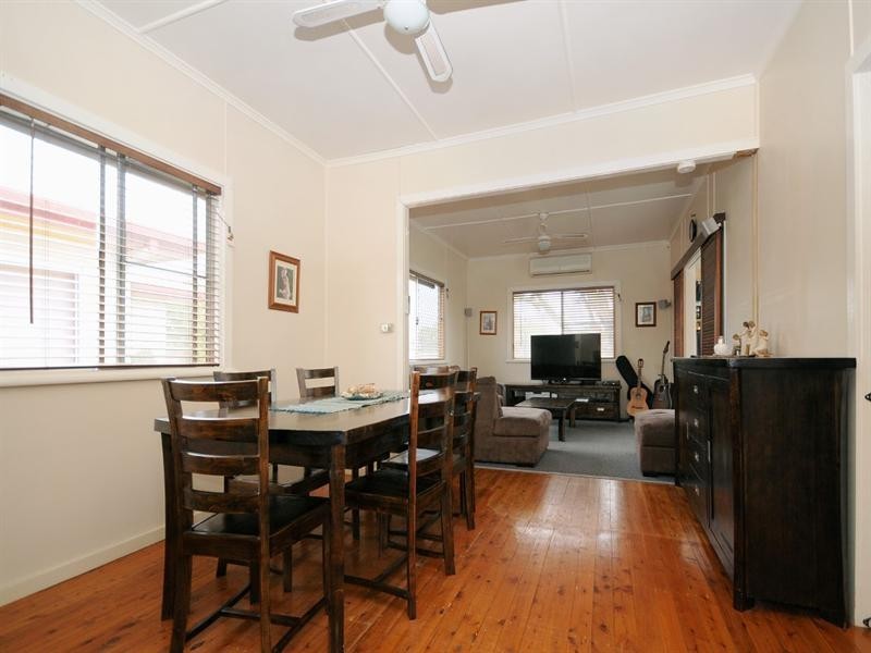 8 Park Street, Wilsonton QLD 4350