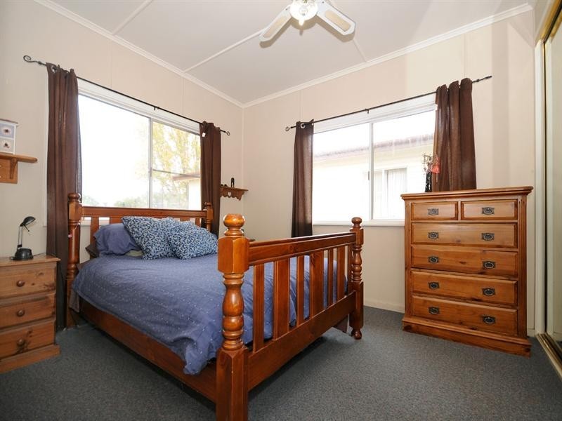 8 Park Street, Wilsonton QLD 4350