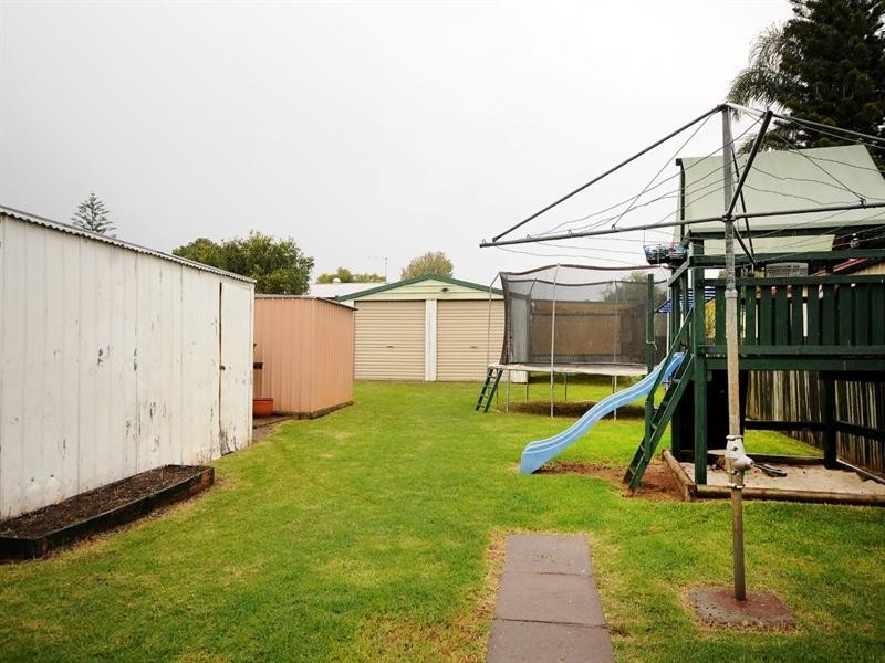 8 Park Street, Wilsonton QLD 4350