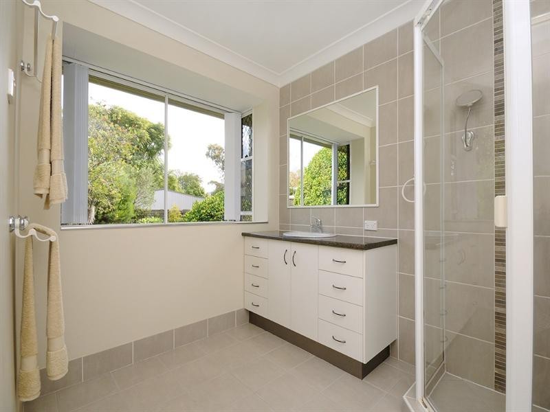 15 Rowe Street, Centenary Heights QLD 4350