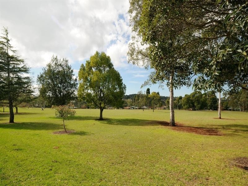 15 Rowe Street, Centenary Heights QLD 4350
