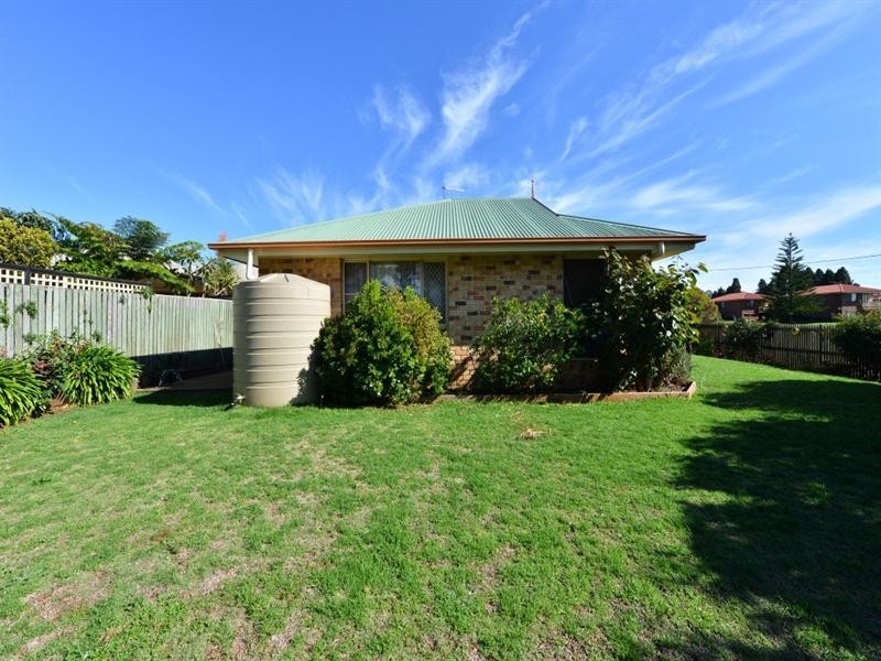 2 Nicola Street, Middle Ridge QLD 4350