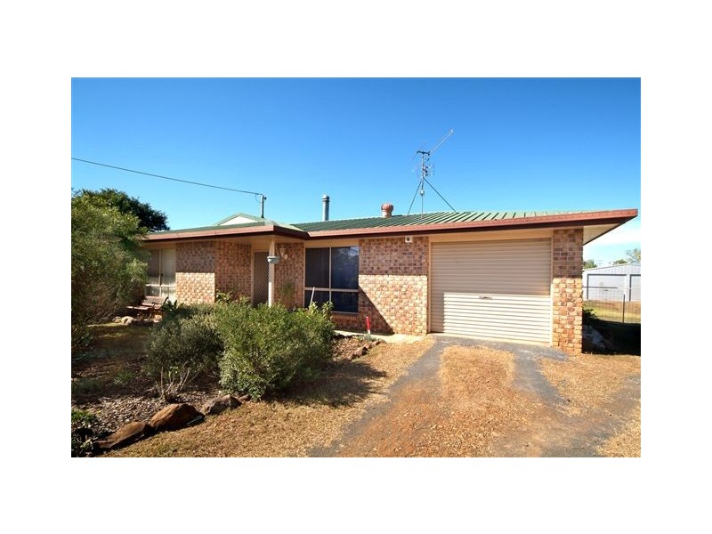 8 Lawmere Court, Kingsthorpe QLD 4400