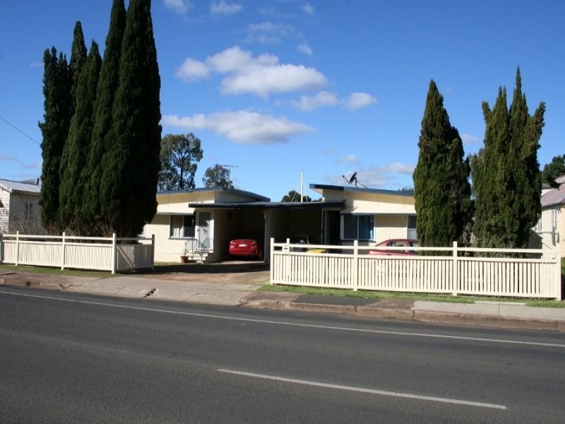 1 and 2 34 Campbell Street, Oakey QLD 4401