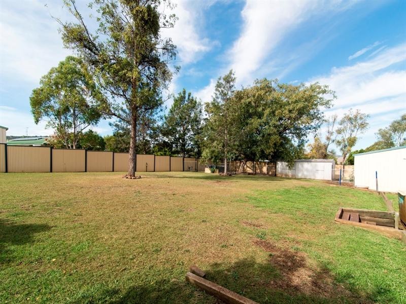 32 King Street, Kingsthorpe QLD 4400