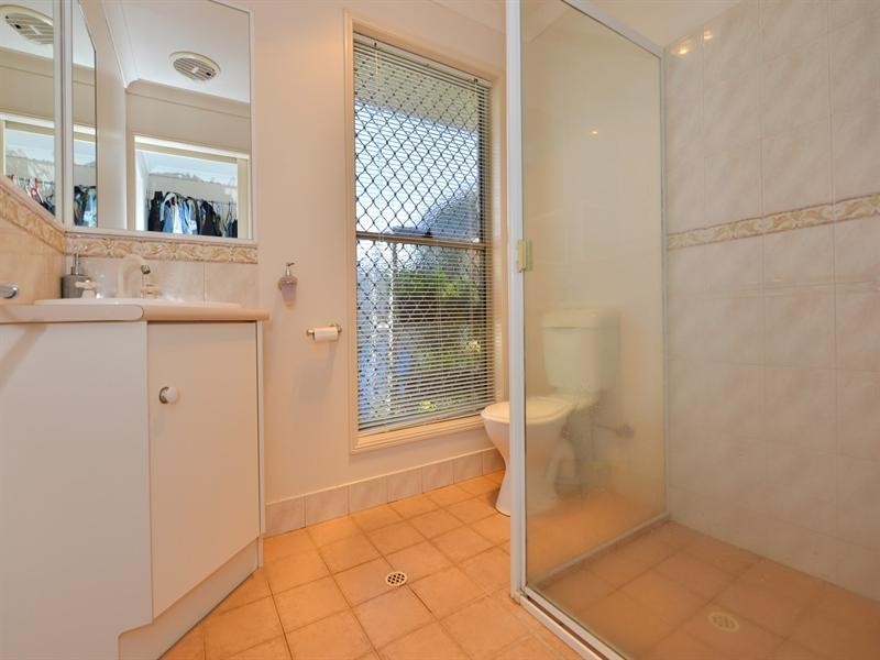 1 Deller Close, Middle Ridge QLD 4350