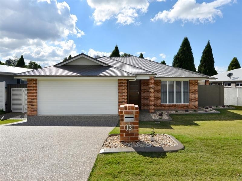 13 Pugh Street, Middle Ridge QLD 4350