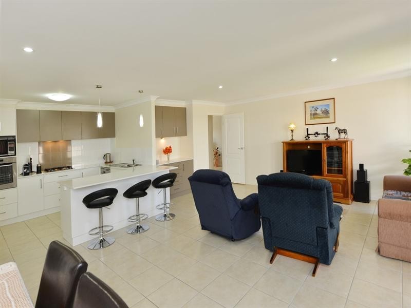 13 Pugh Street, Middle Ridge QLD 4350