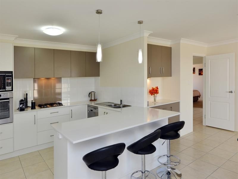 13 Pugh Street, Middle Ridge QLD 4350