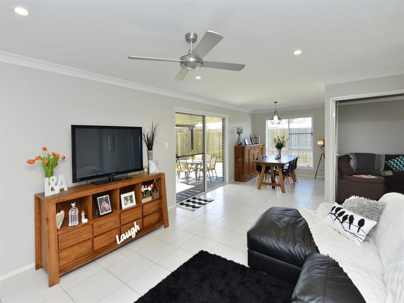 5 McGee Drive, Kearneys Spring QLD 4350