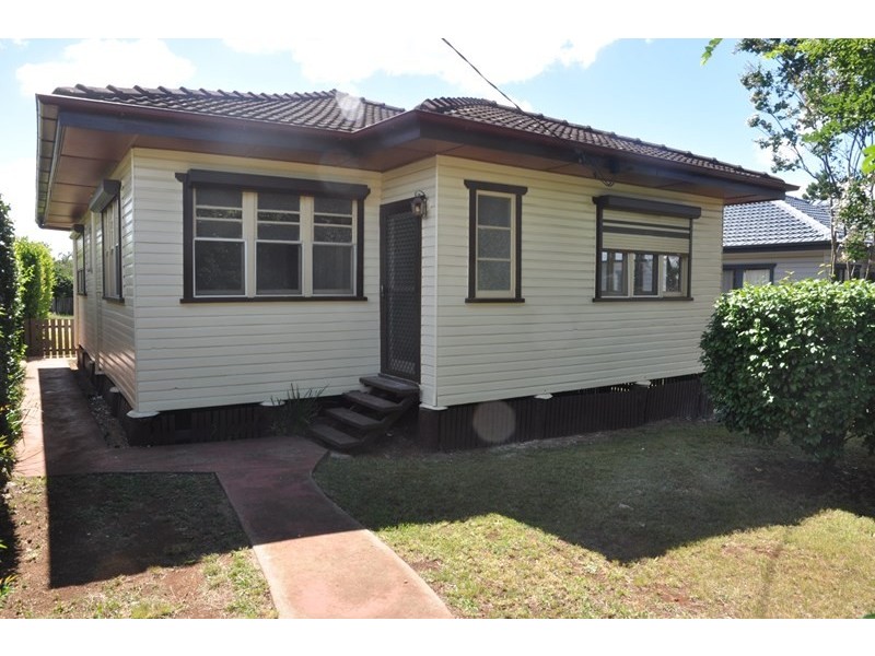 359 Tor Street, Wilsonton QLD 4350