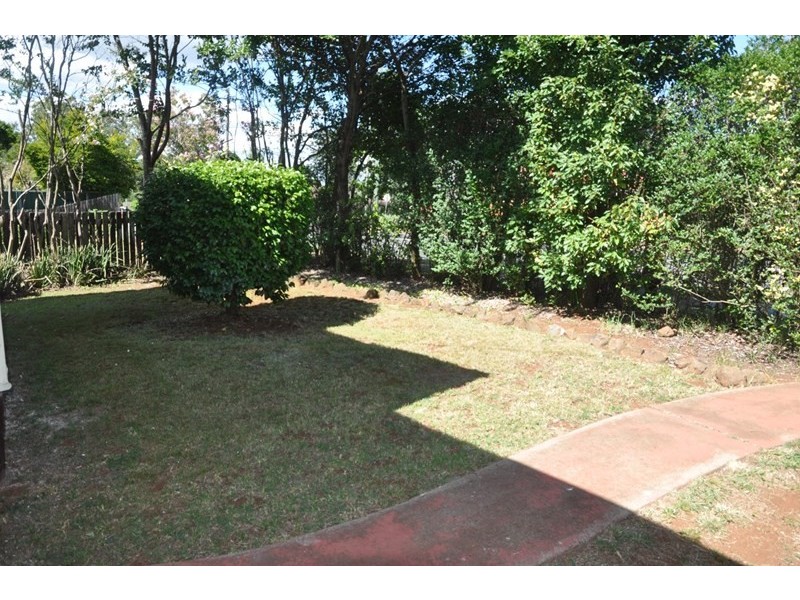 359 Tor Street, Wilsonton QLD 4350