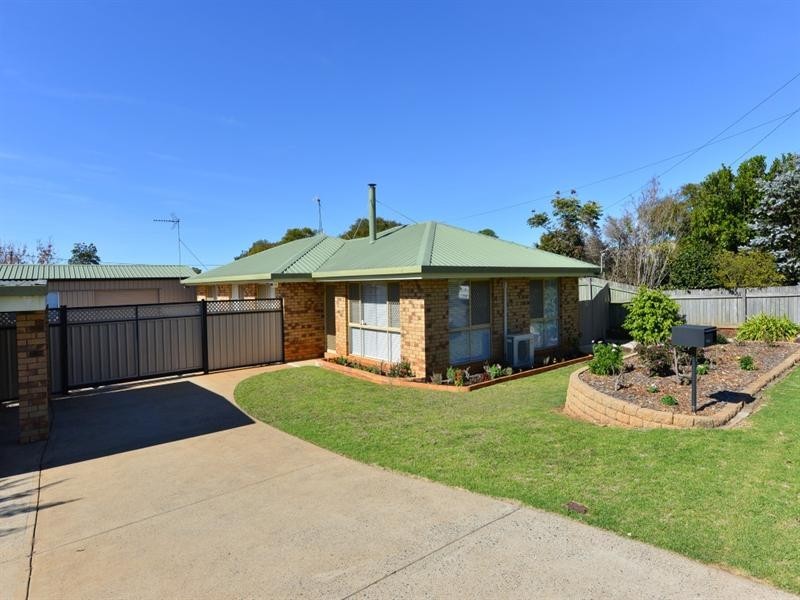 34 Broadfoot Street, Kearneys Spring QLD 4350