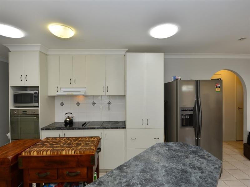 585 Hume Street, Kearneys Spring QLD 4350