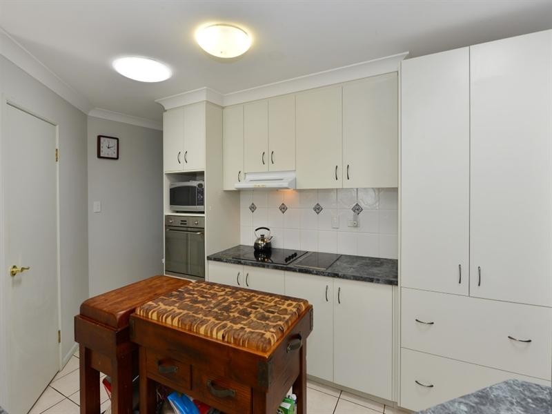 585 Hume Street, Kearneys Spring QLD 4350