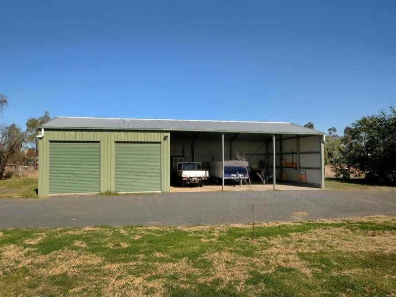 15 Racecourse Road, Oakey QLD 4401