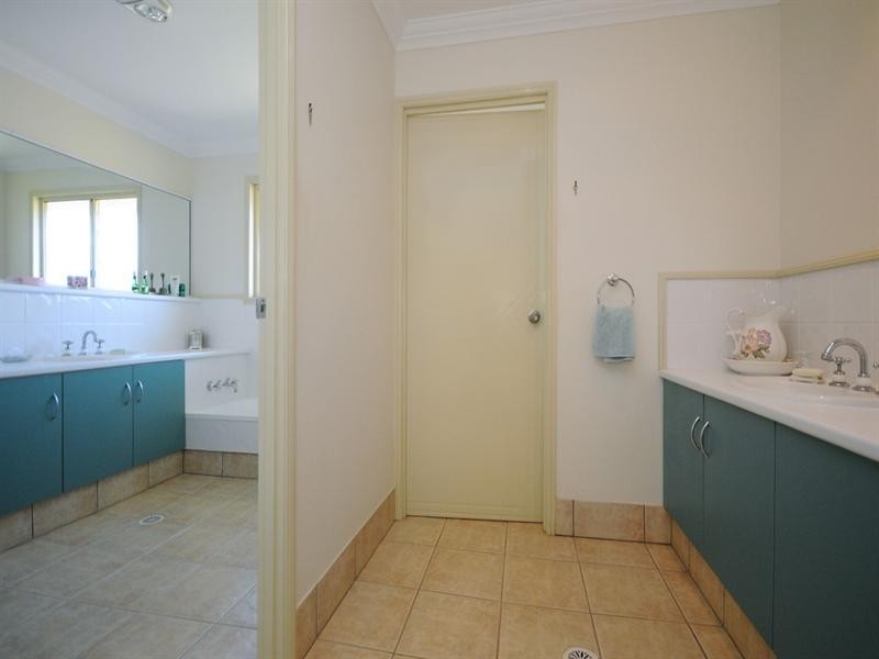 9 Jorgensen Street, Highfields QLD 4352