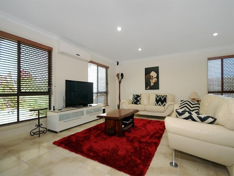 6 Campbell Drive, Highfields QLD 4352