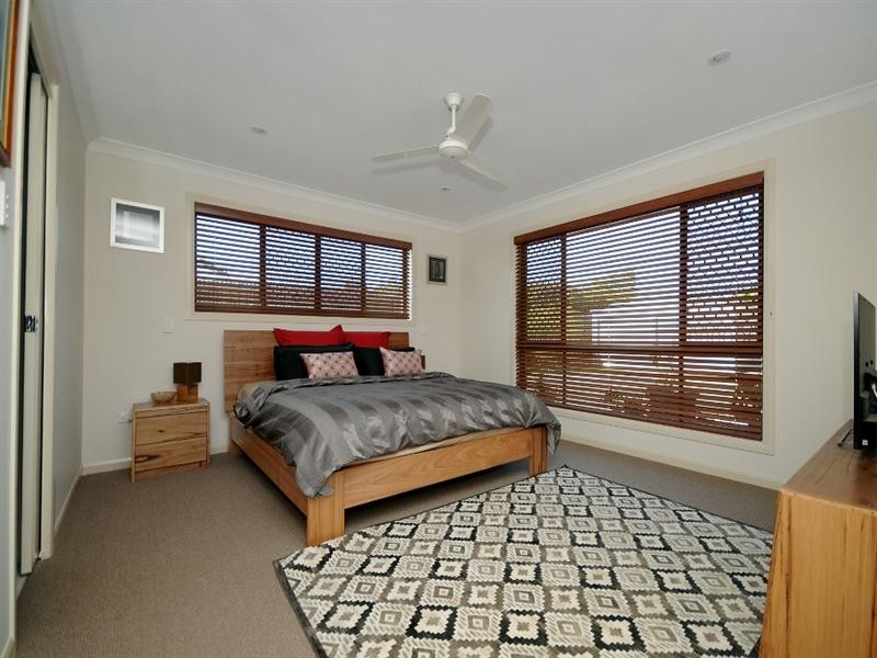 6 Campbell Drive, Highfields QLD 4352