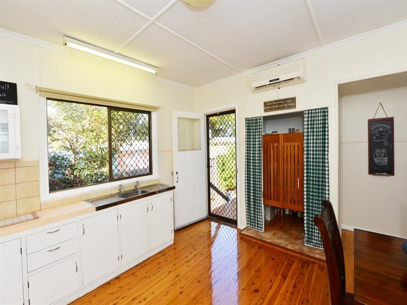36 Stehn Street, Harristown QLD 4350