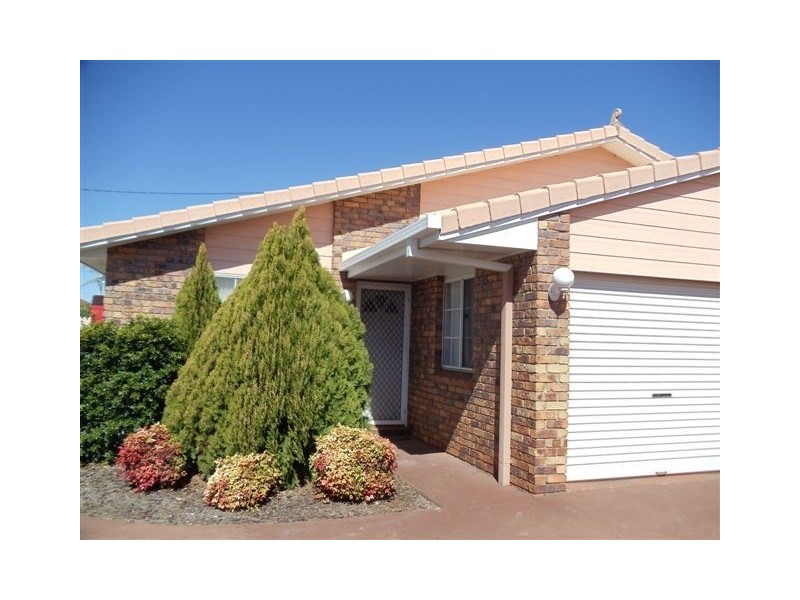 1/4 Crosby Street, Darling Heights QLD 4350