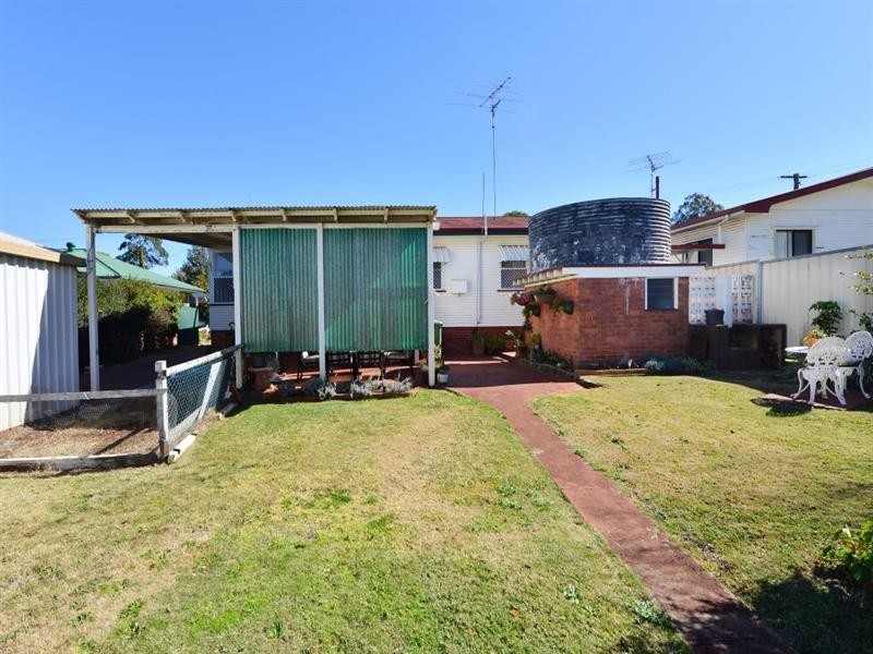 4 Boyd Street, Wilsonton QLD 4350