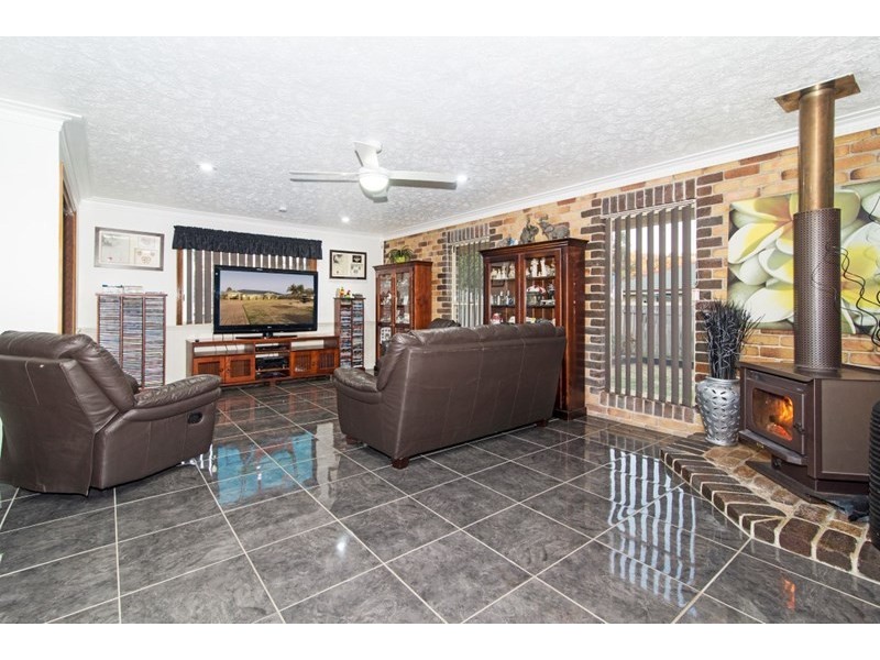 16 Harvey Road, Glenvale QLD 4350