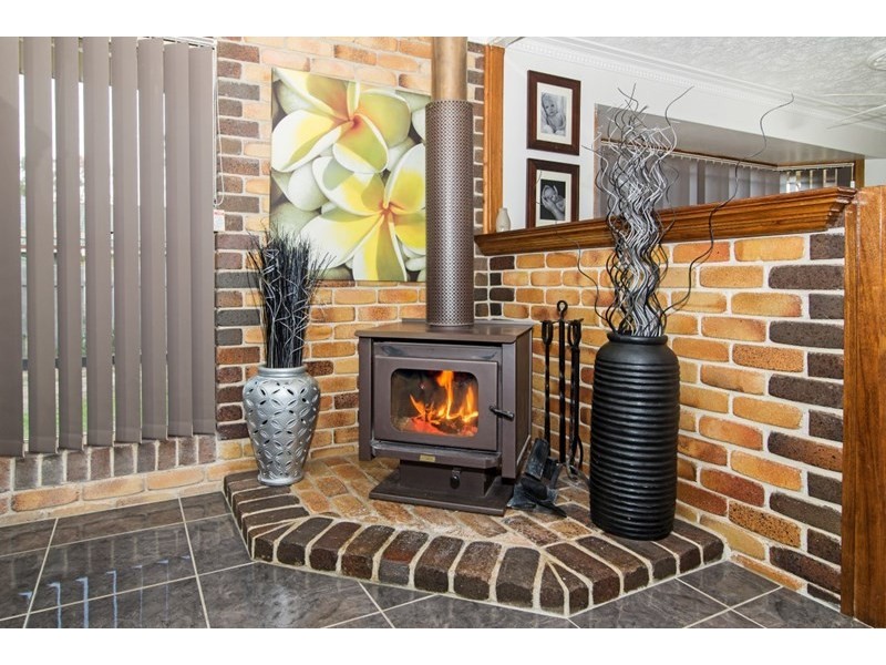 16 Harvey Road, Glenvale QLD 4350