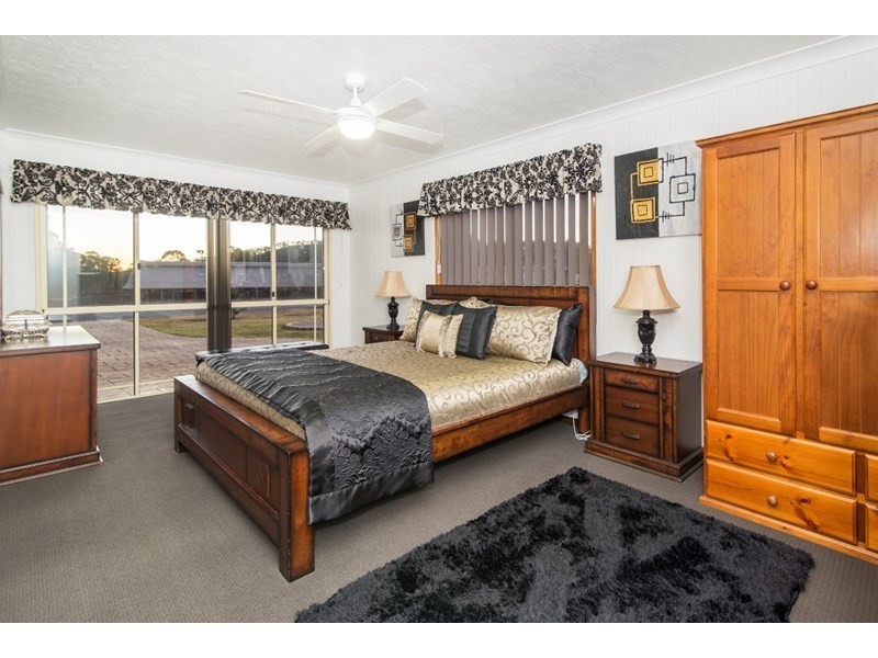 16 Harvey Road, Glenvale QLD 4350