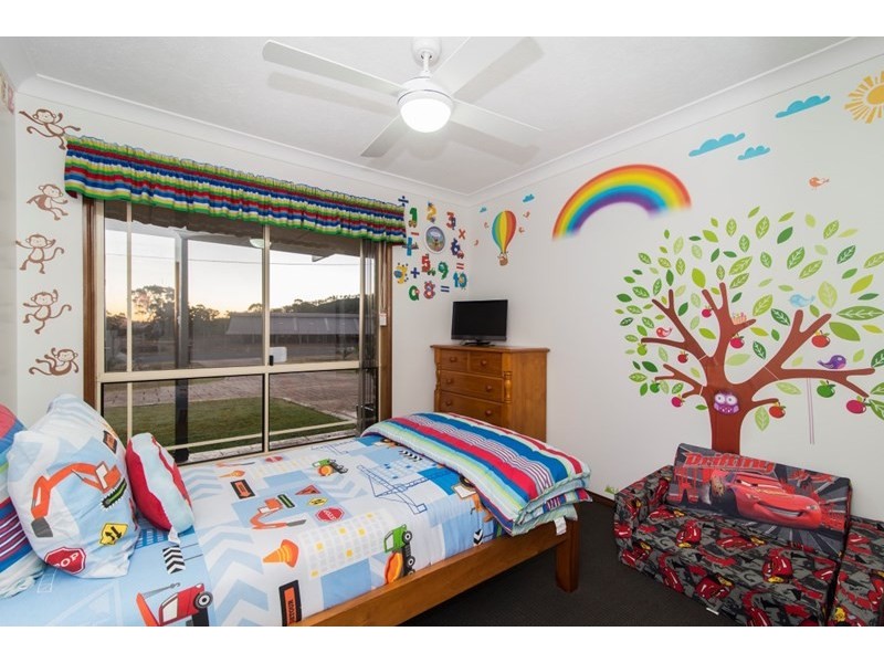 16 Harvey Road, Glenvale QLD 4350