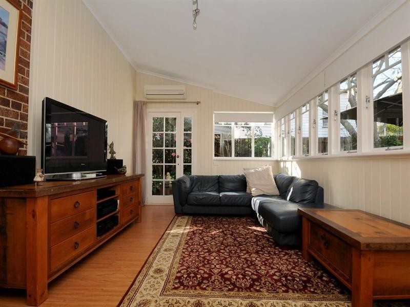 60 Mary Street, Mount Lofty QLD 4350