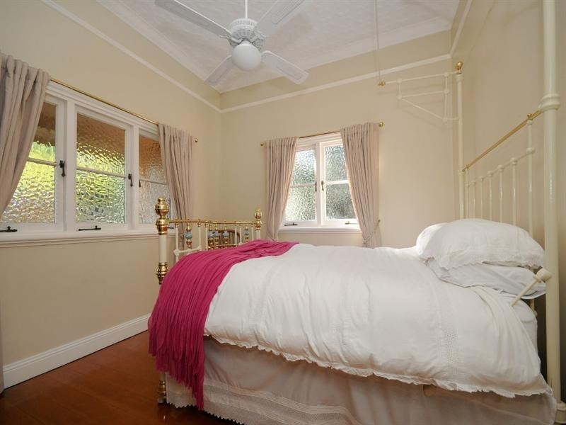 60 Mary Street, Mount Lofty QLD 4350