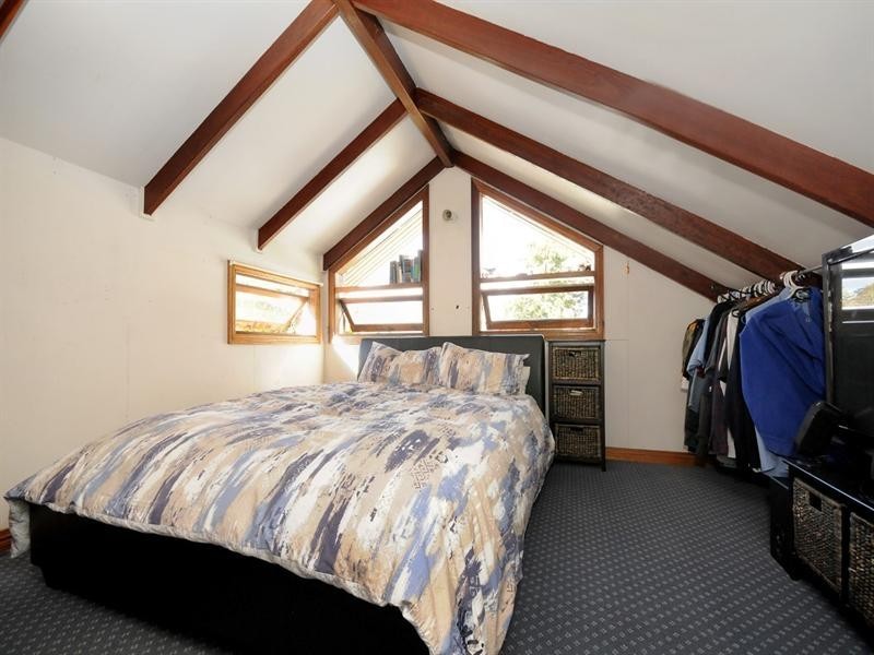 60 Mary Street, Mount Lofty QLD 4350