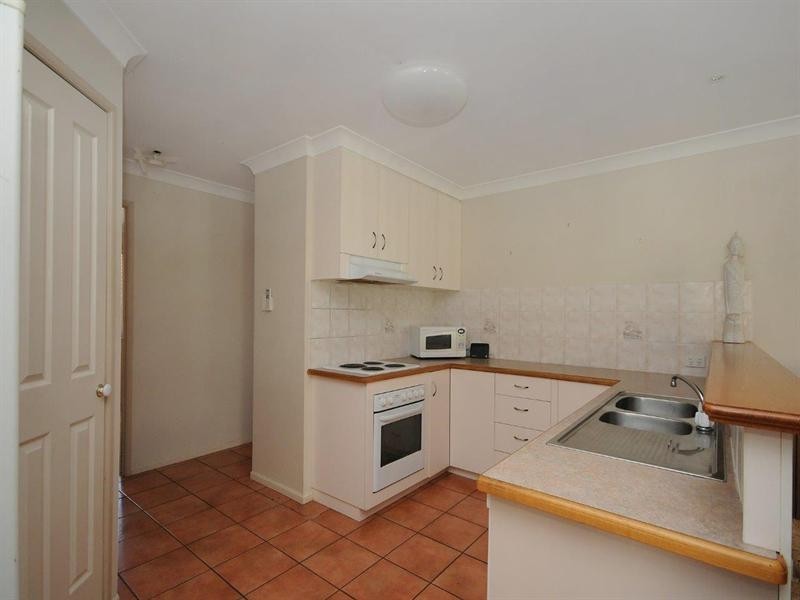 4 Biscay Court, Glenvale QLD 4350