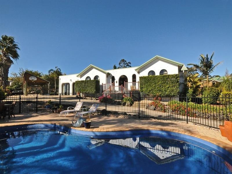 12 Palmer Drive, Highfields QLD 4352