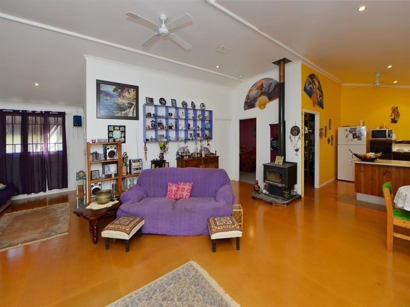 18 Clive Crescent, Withcott QLD 4352