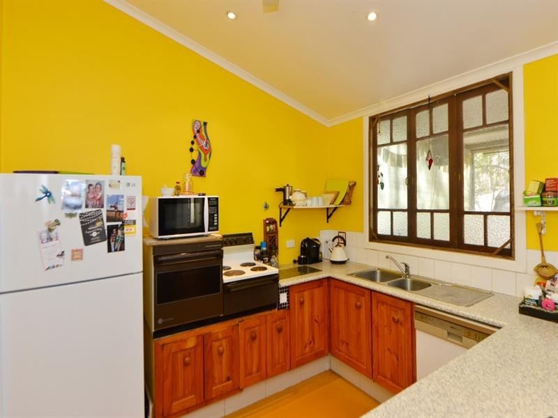 18 Clive Crescent, Withcott QLD 4352