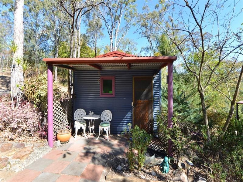 18 Clive Crescent, Withcott QLD 4352