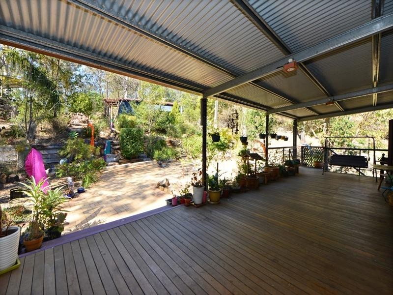 18 Clive Crescent, Withcott QLD 4352