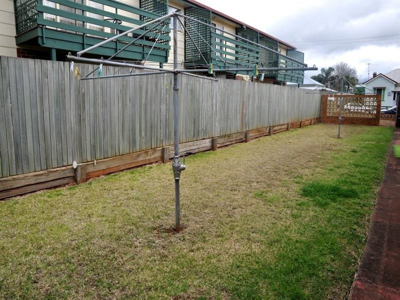 2/6 Phillip Street, East Toowoomba QLD 4350