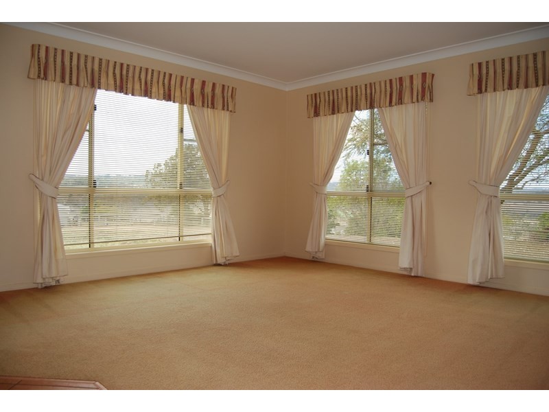 8A Junction Drive, Gowrie Junction QLD 4352