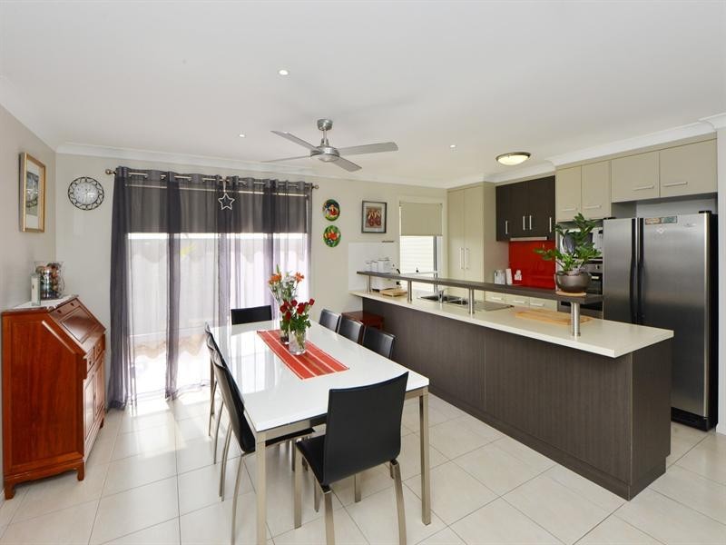 16 Lanagan Court, Middle Ridge QLD 4350