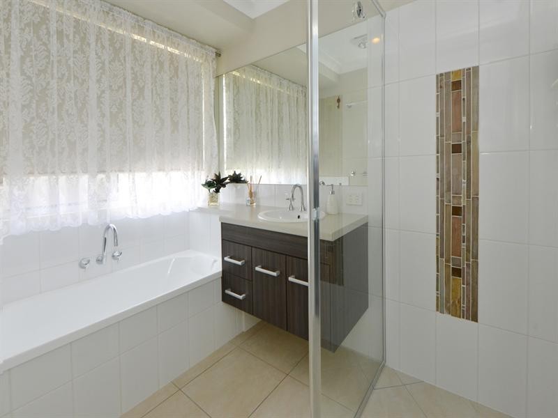 16 Lanagan Court, Middle Ridge QLD 4350