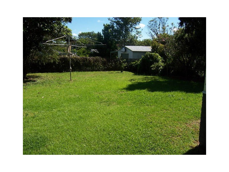 4 Robsart Street, North Toowoomba QLD 4350