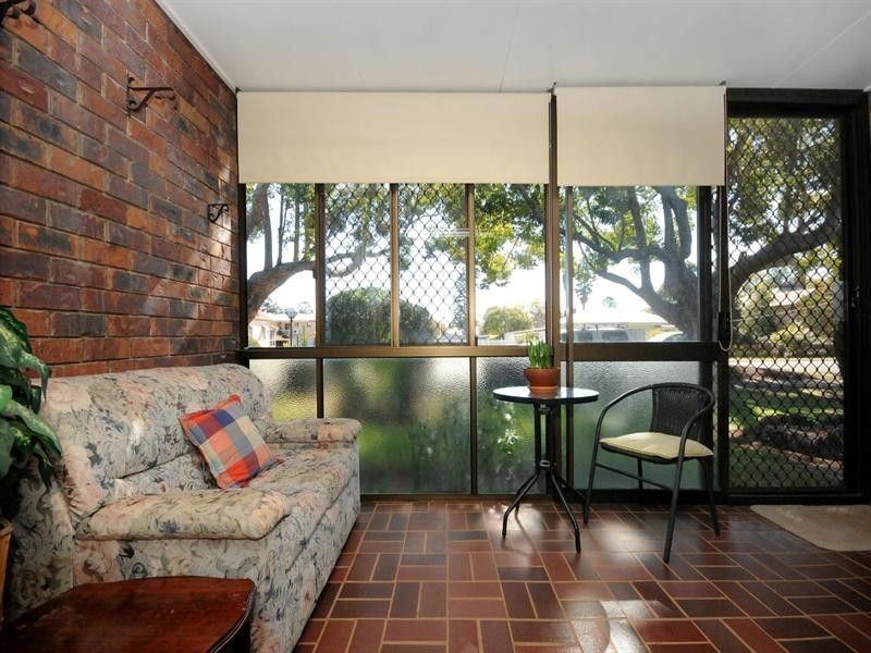 1/210 Russell Street, Newtown QLD 4350