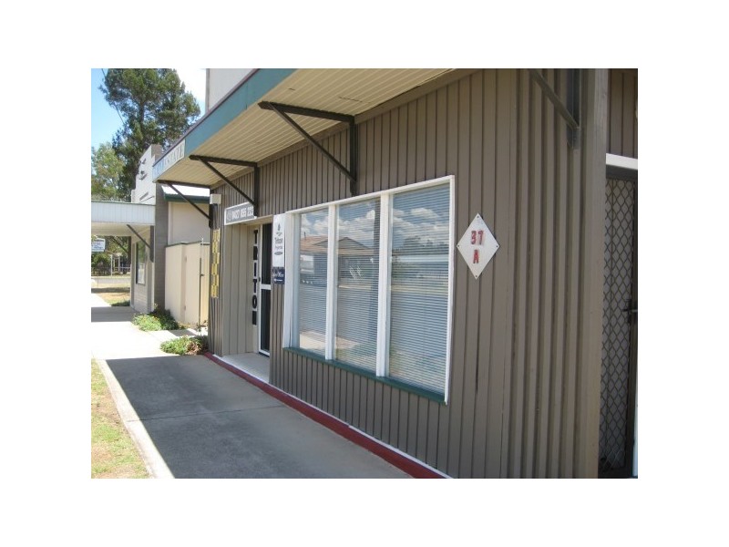 37a and b Taylor Street, Cecil Plains QLD 4407